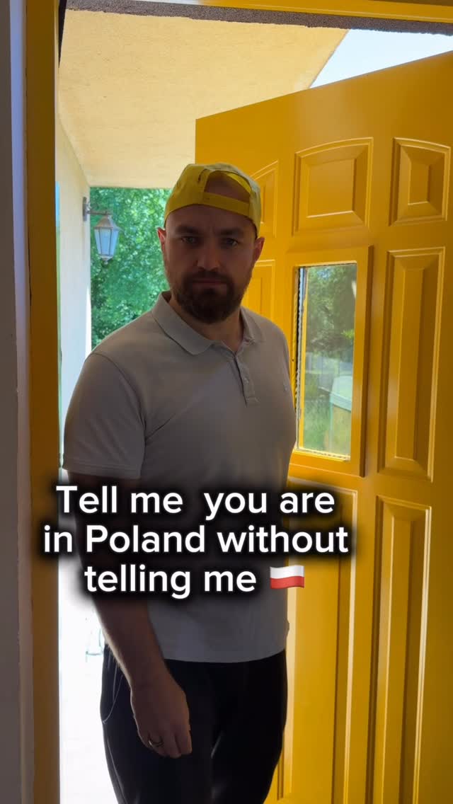 Polska = zakaz noszenia czapek przez mężczyzn w pomieszczeniach 🇵🇱
